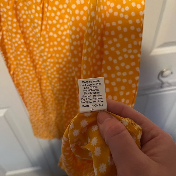 NWOT Yellow Floral Dress Size XL - Picture 6 of 9